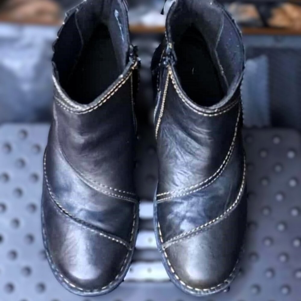 Clarks Ashland Holly Black Leather Comfort Ankle Boots - Excellent Condition